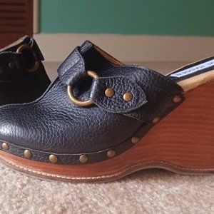 Steve Madden leather clogs